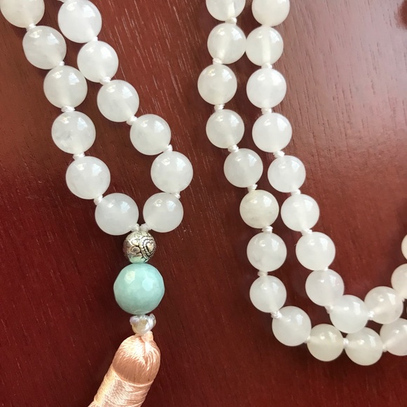 DEVINE FEMINE Moonstone mala necklace prayer beads - Picture 5 of 8
